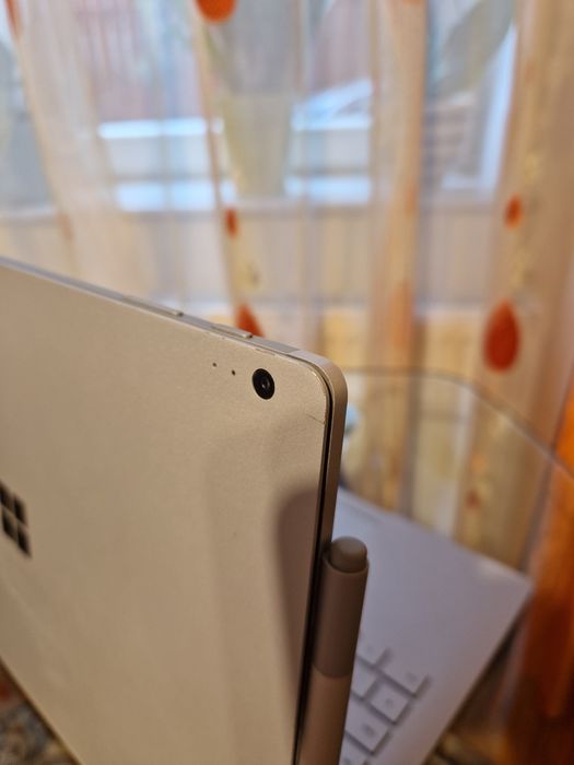 Microsoft Surface book 2 - 13 inch- Laptop 2 în 1 - i7 - touchscreen