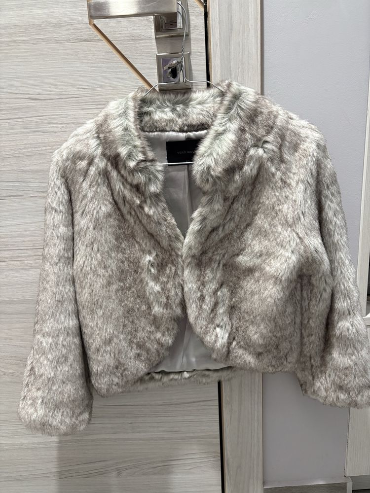 Яке с косъм Vero Moda