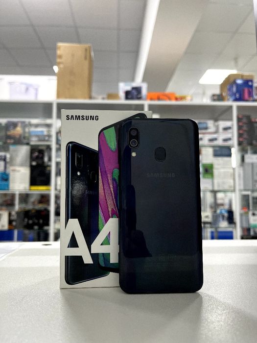 Samsung Galaxy A40, 4/64gb