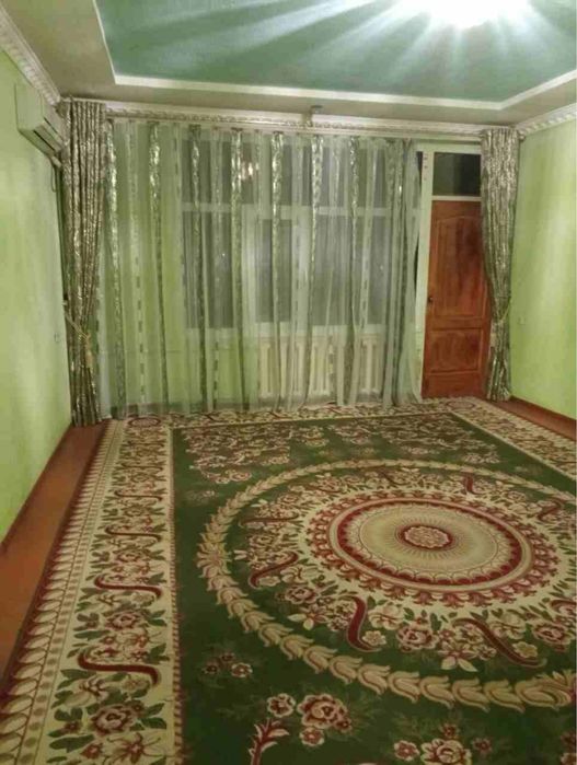 Навоий шаҳар Жаҳон маркет домидан квартира сотилади