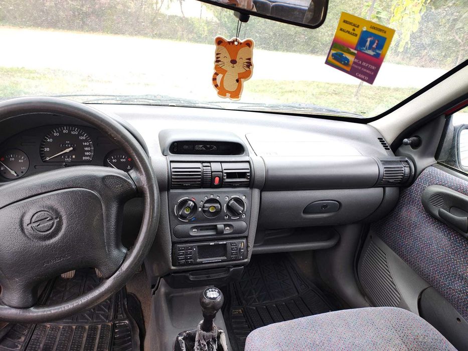 Opel Corsa B 1.4 benzina numai pornește
