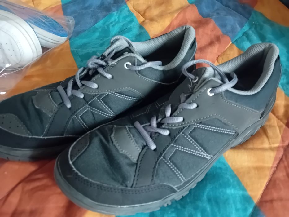¥ adidași Quechua marime 43 purtati doar odată