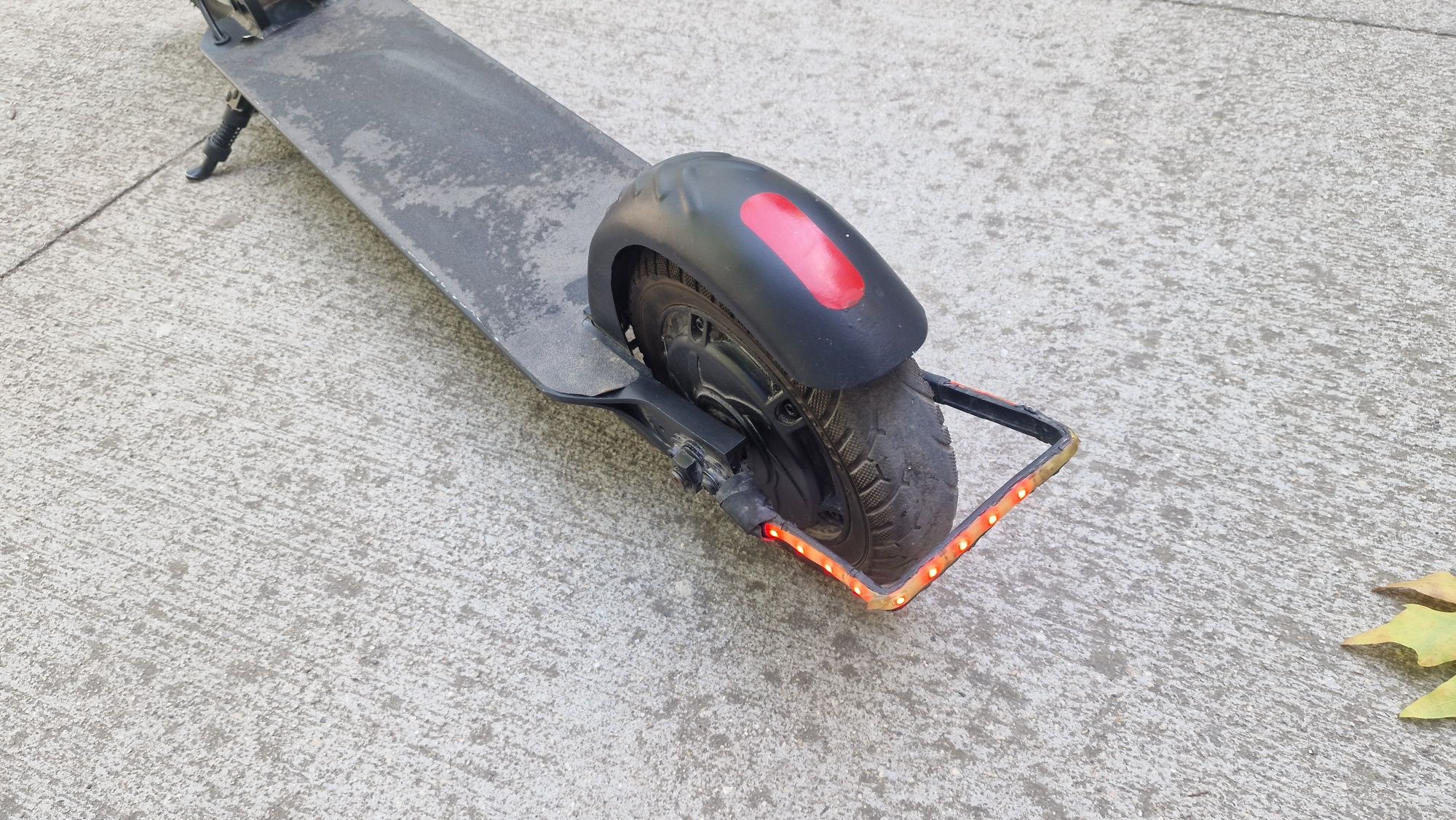 Електрическа тротинетка Kickscooter M8 PLUS
