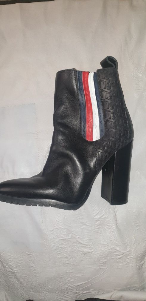 Botine cizme  piele naturala damă Tommy Hilfiger măsura 39