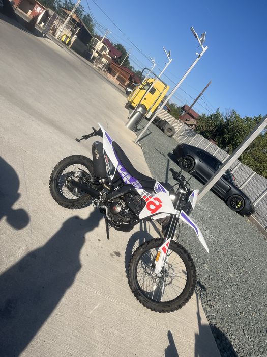 Vînd cross motor 125 pret 4000 euro