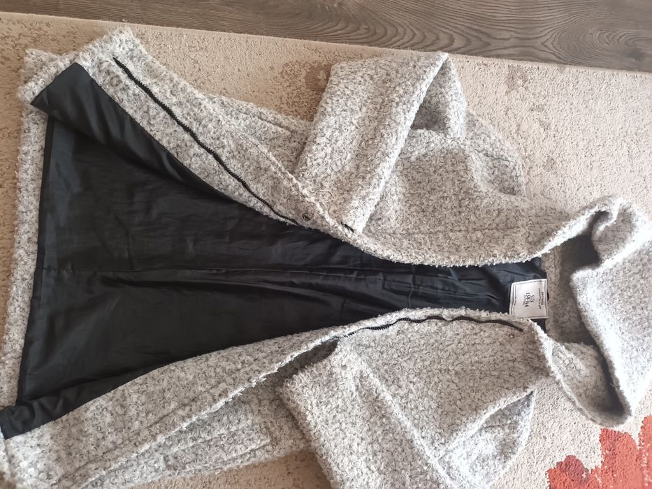 Palton fetițe 12-14 ani ,70 ron