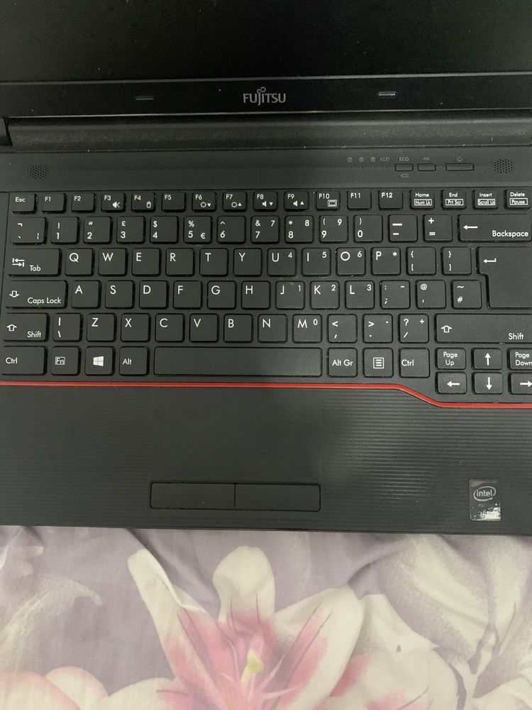 Laptop i3 Fujitsu