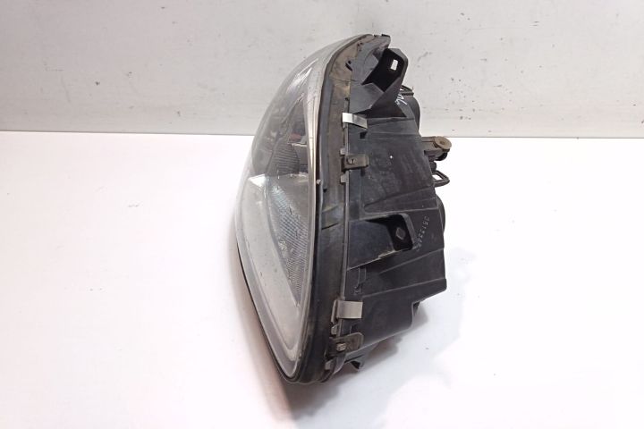 Far dreapta Mercedes-Benz Vito W639