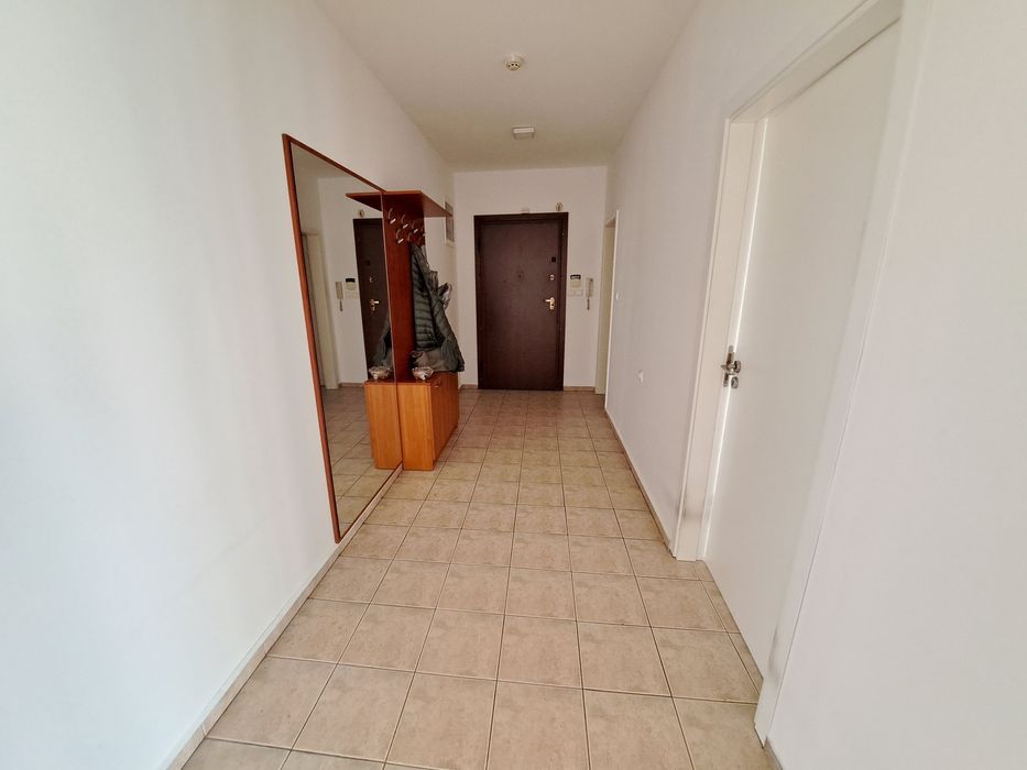 Дава се под наем Тристаен апартамент в София, Лозенец - 146 кв.м за 1050 € - Снимка #2