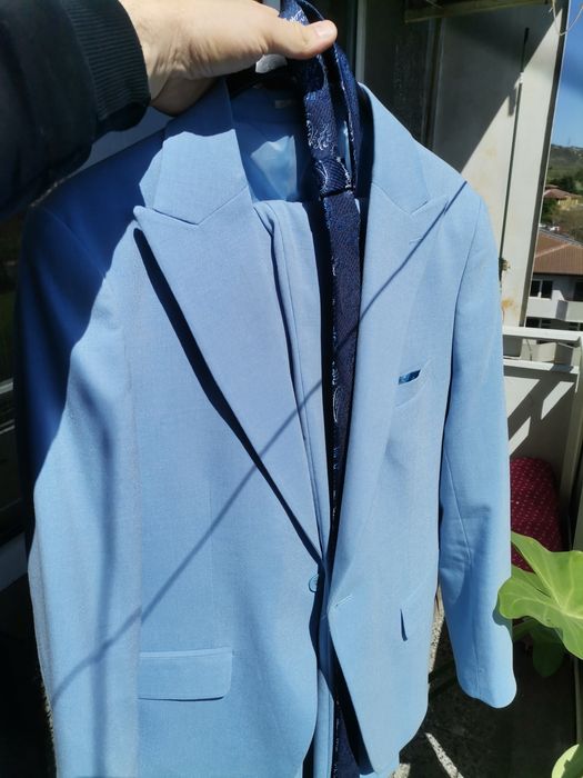 Мъжки официален костюм