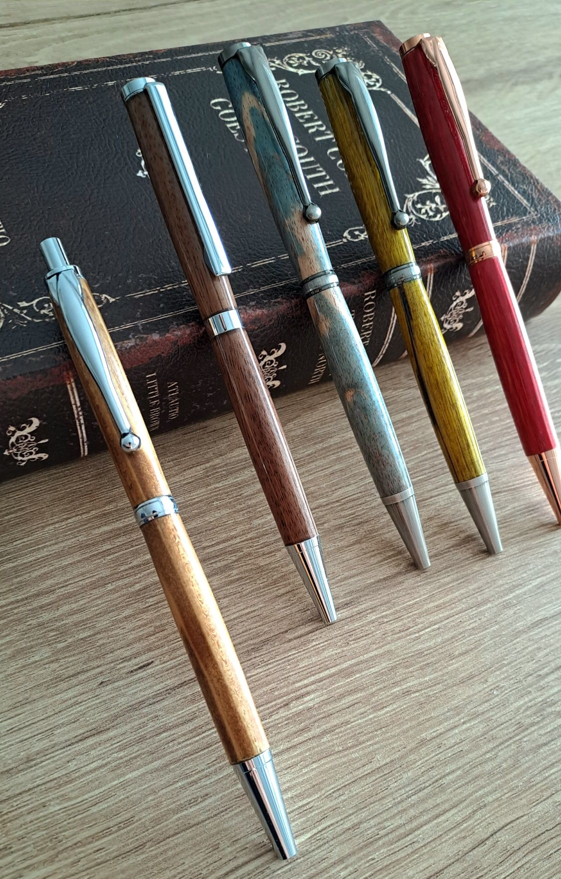 Pix lucrat manual -lemn exotic