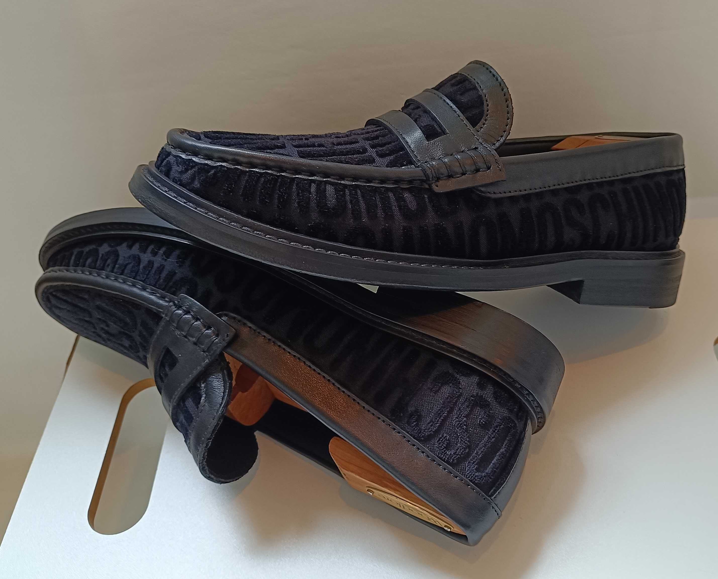 Pantofi loafer de lux 41 lucrati manual MOSCHINO piele naturala moale