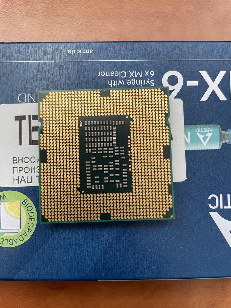 Intel i3 540 3Ghz ; LGA1156