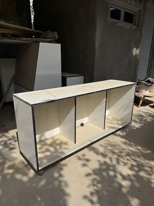 Стеклянная витрина, качественная, новая