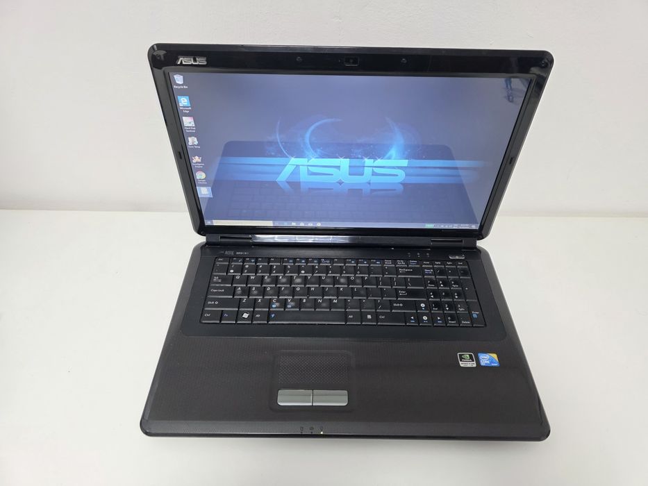 Laptop Asus  DISPLAY MARE 17 video dedicat  nVidia GT  . GARANTIE