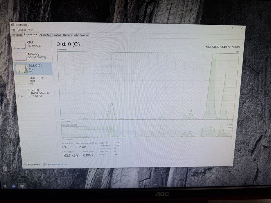 Vand Calculator si Monitor Gaming
