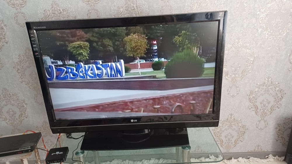 Телевизор LG50диоганаль в отличном состояние работает отлично