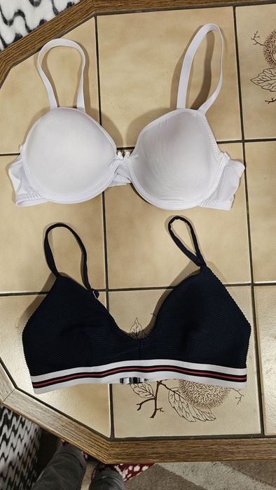 Sutien alb cu burete 75B si bustiera bleumarin XS