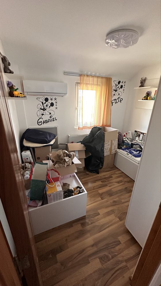 Vand apartament 3 camere