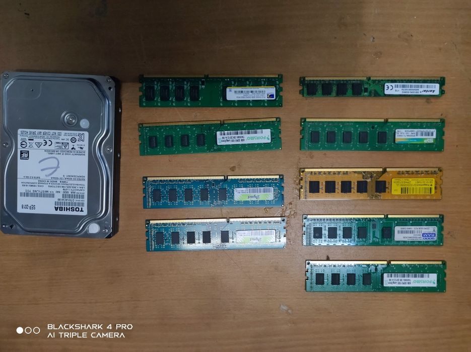 Жёсткий диск на 1тб,оперативная память DDR3 на 2 и 4гб
