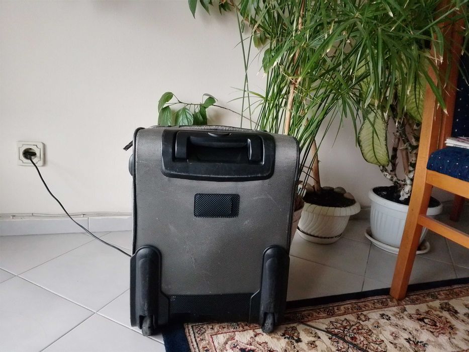 Куфар 2бр   колелца "AUSTRIAN AIRLINES" "47/35/20см" "15лв"!+Доставка!