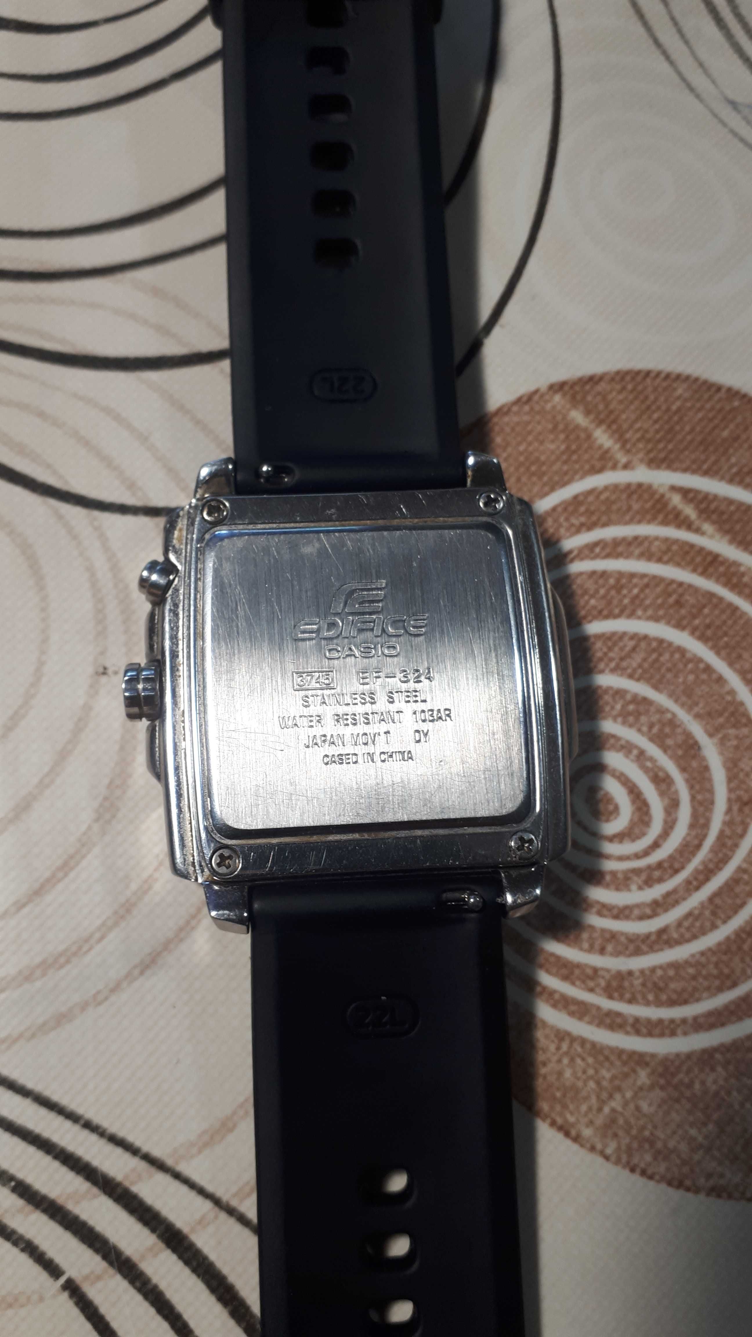 Casio EDIFICE EF 324 работи безупречно