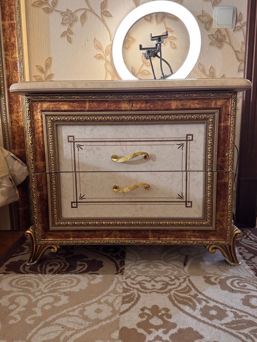 Мебель ( спальня, зал). Шикарная мебель (производство Китай)