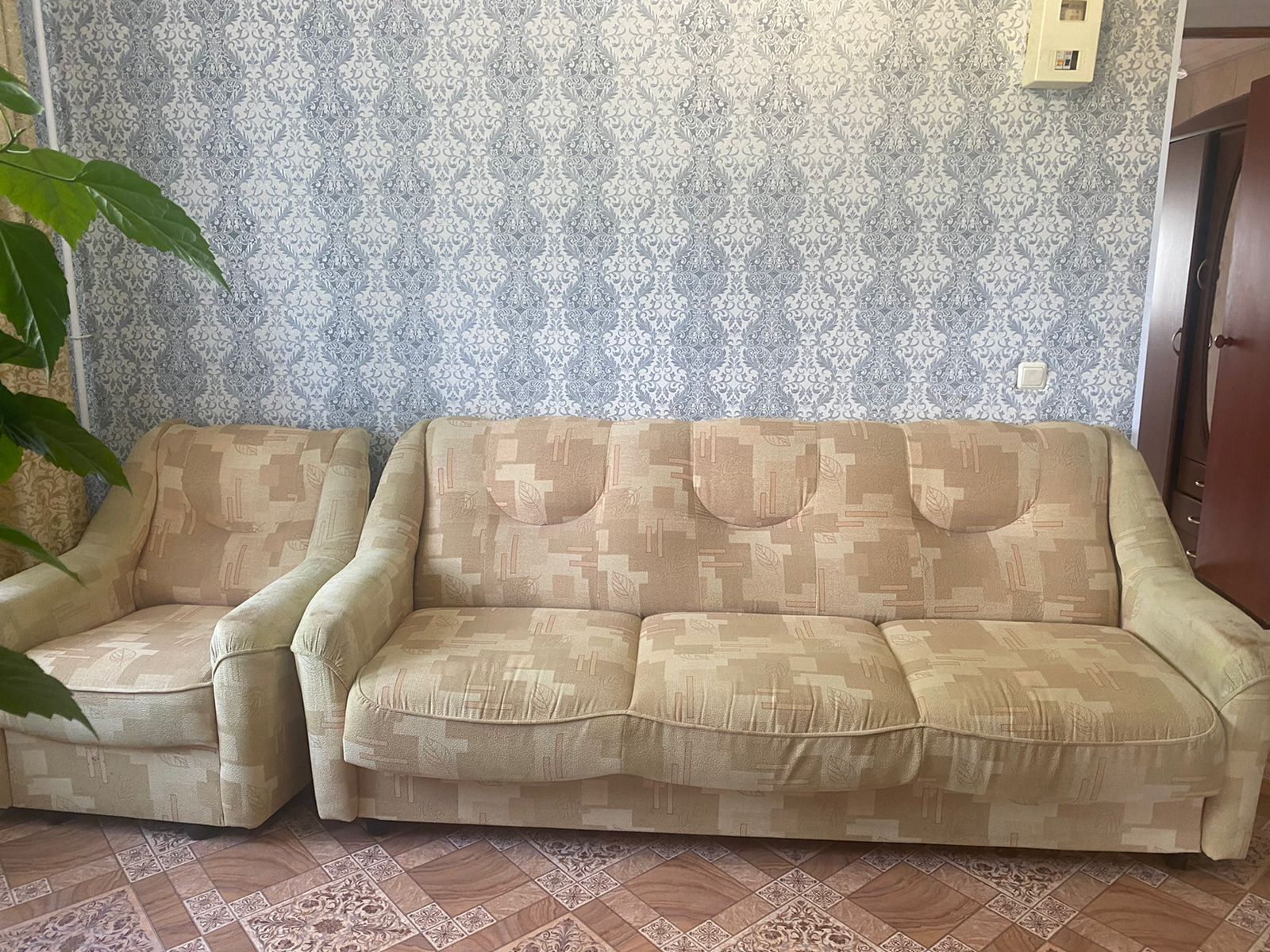 Диван с креслами