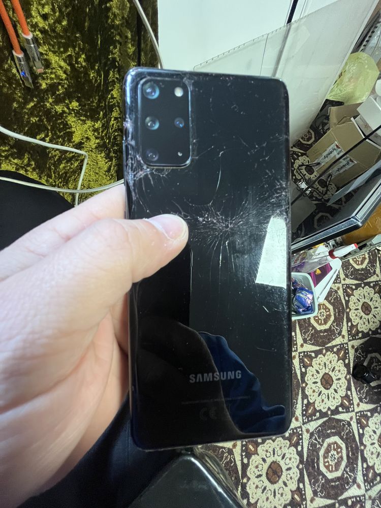 Samsung Galaxy S20 plus на части