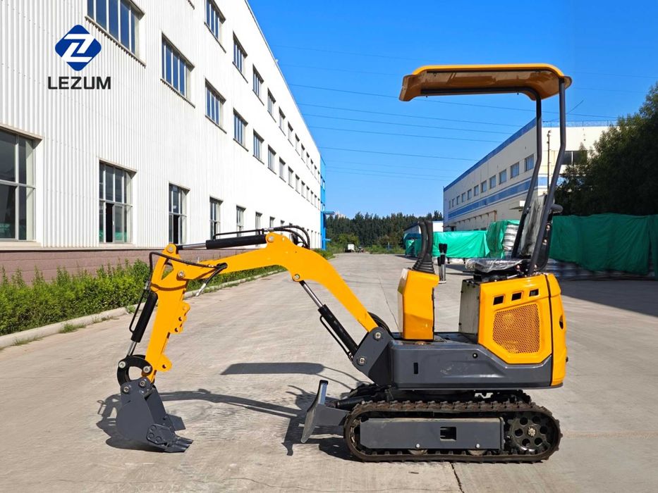 LEZUM Продавам чисто нов мини багер