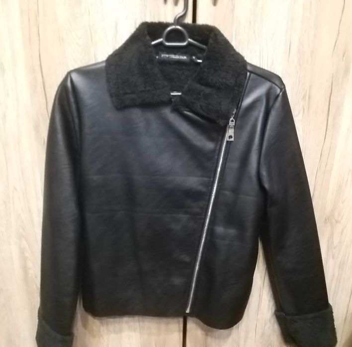 Ново Кожено Якенце С-М размер в черно