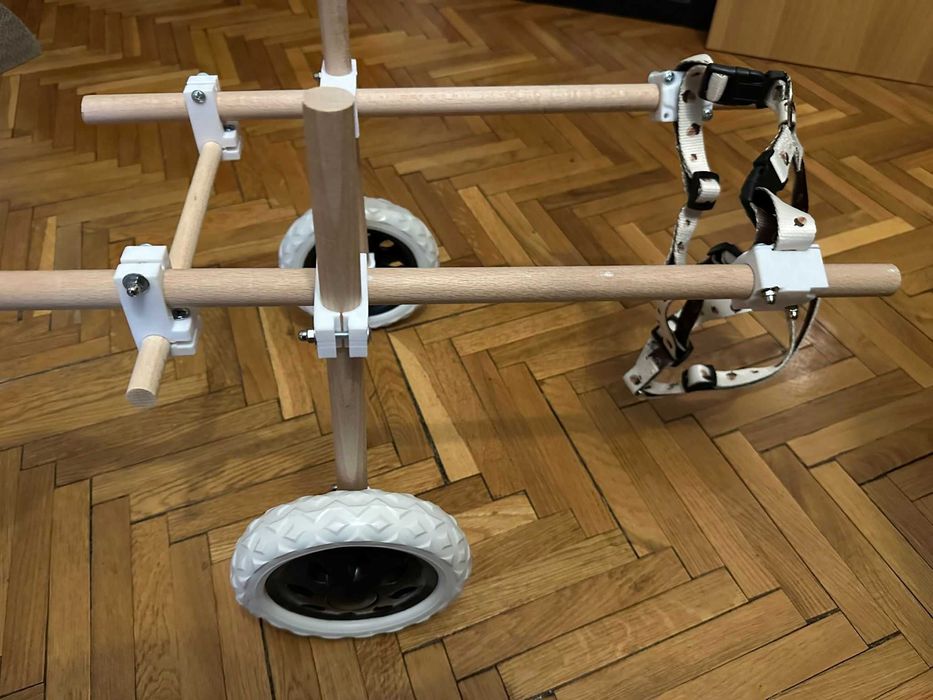 Carucior pentru catei cu dizabilitati