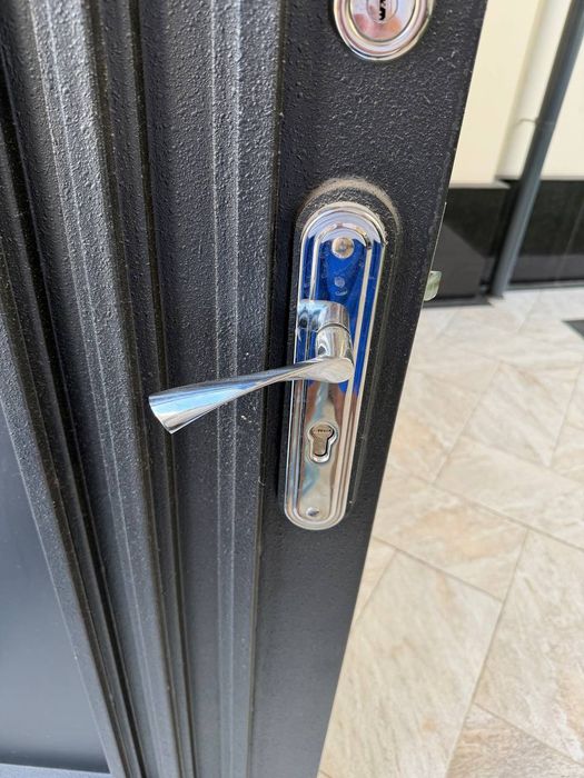 Ремонт Замок очиш установка замков Eshik remont