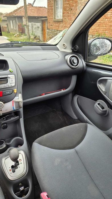 Малка нежна кола Toyota Aygo