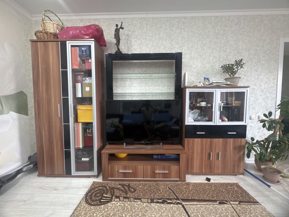 Стенка в отличном состоянии