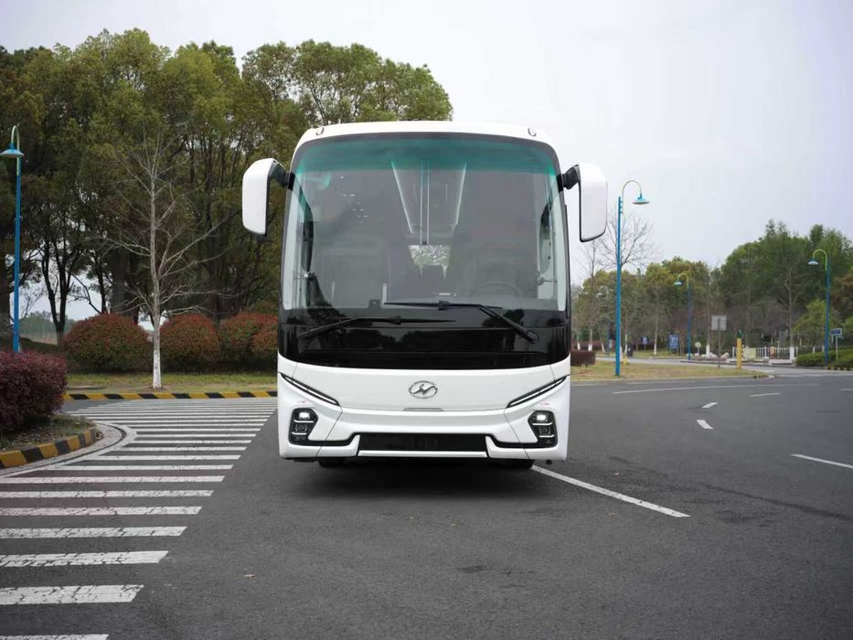 Автобус Higer KL6126Q