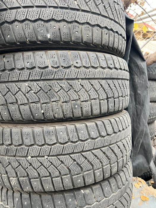 Продам зимнию резину 205/60r16
