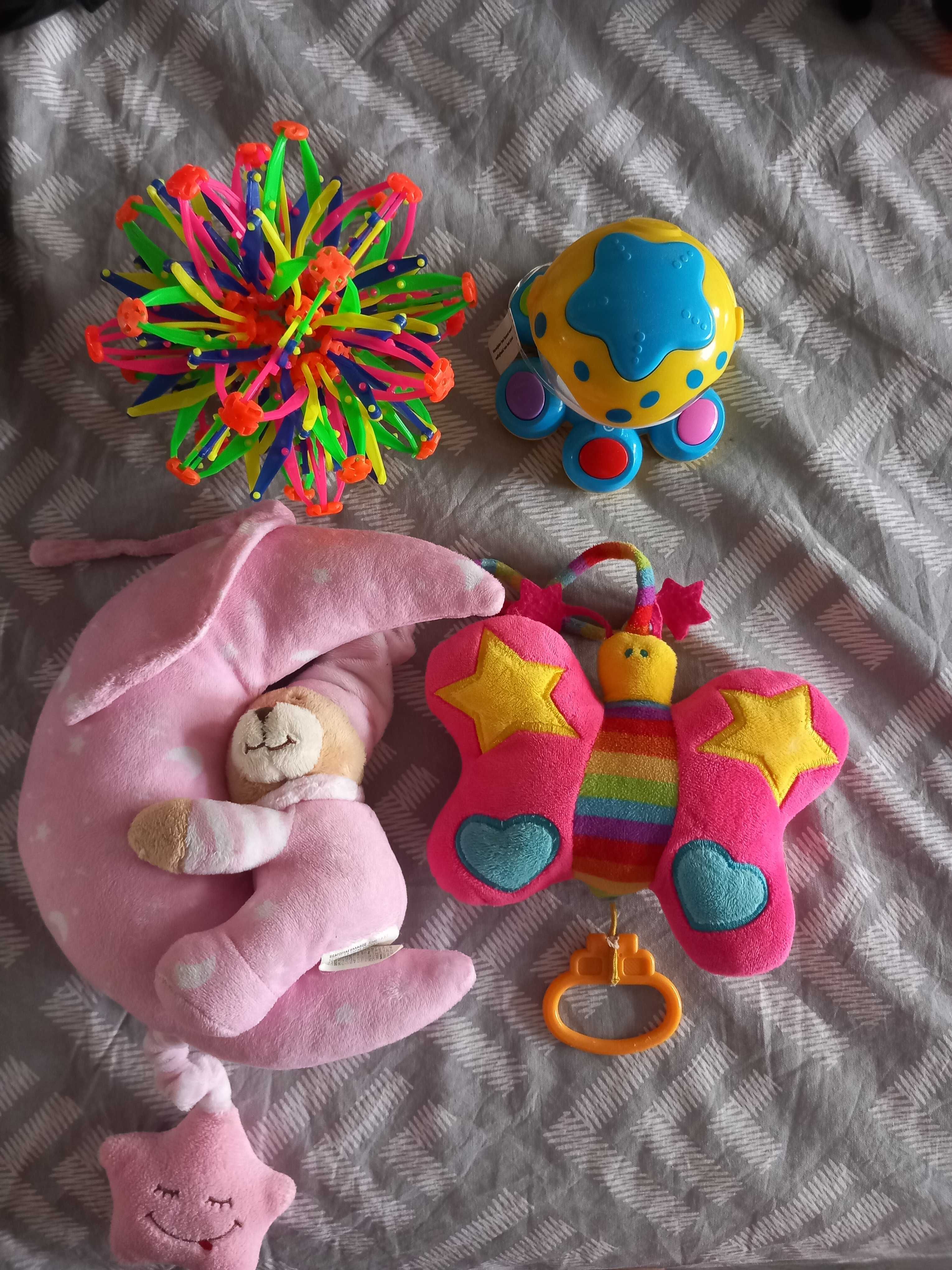 Лот бебешки играчки за момиче