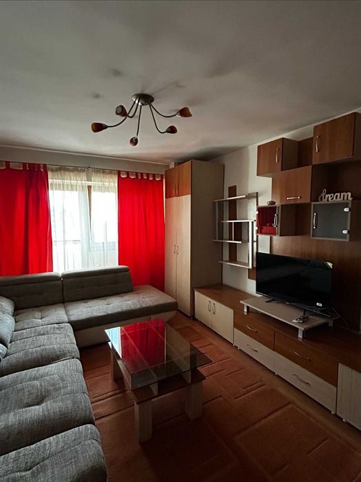 Închiriez Apartament zona Intim