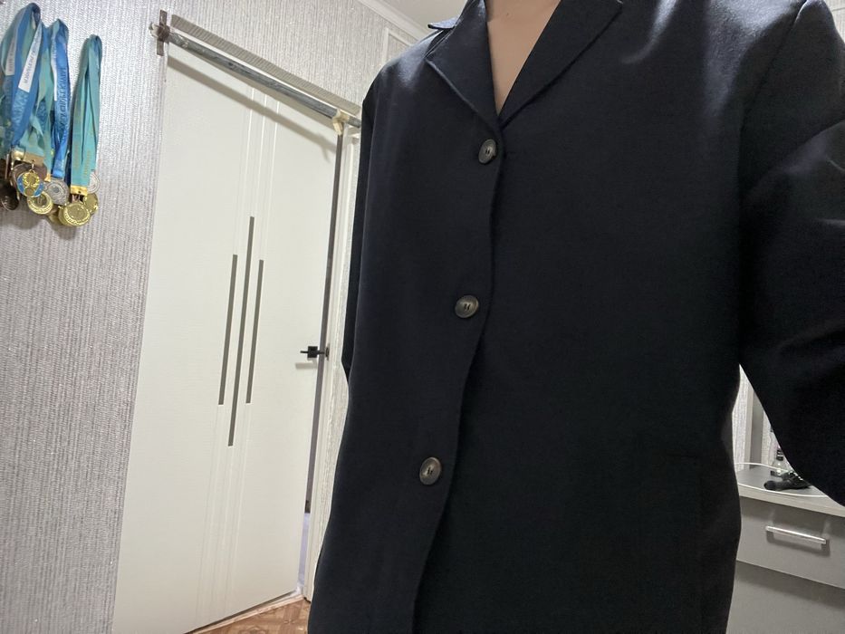 Продается костюм(по типу пальто)