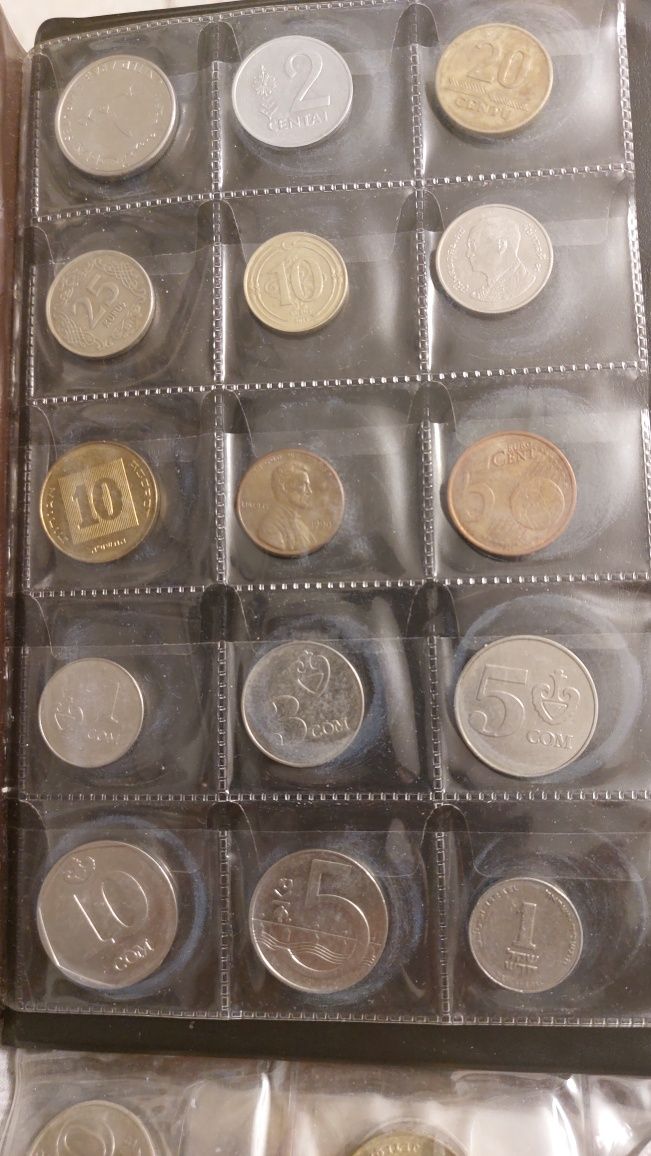 Монеты разных номиналов и годов