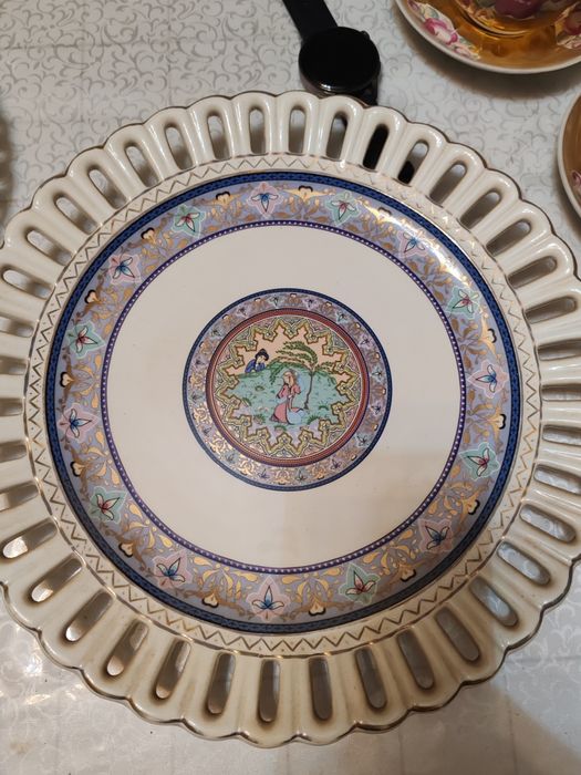 Тарелки декоративные фарфоровые