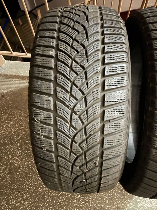 2 anvelope de iarna 225/50/17 Goodyear 2022