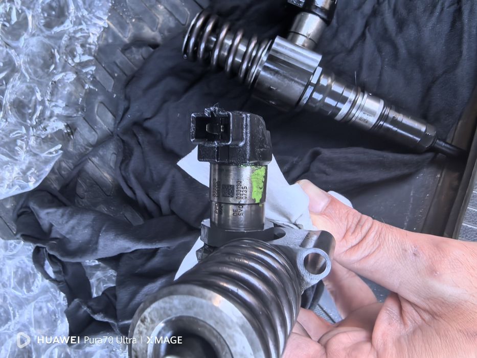 Дюза дизел Simens 03G 130 073 S
 Свалени са от работешта кола