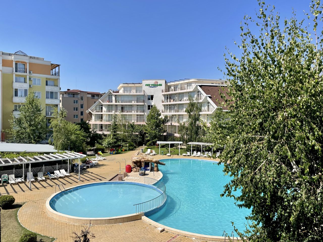 Продава се Тристаен апартамент в к.к. Слънчев бряг - 78 кв.м за 1052 €/кв.м - Снимка #2