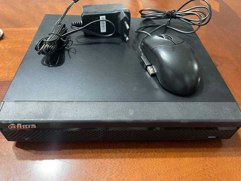 Комплект видеонаблюдения Dahua + PoE Switch (всё рабочее)