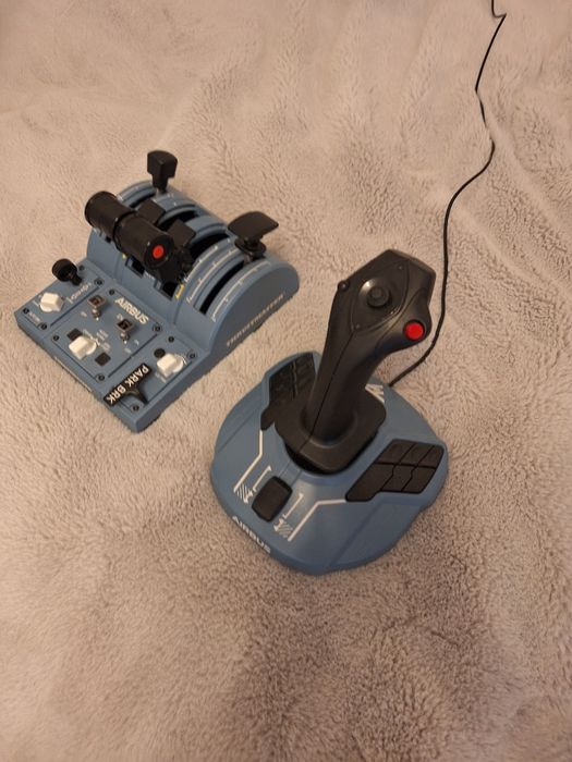 Vand Airbus TCA pack cu throttle, Joystick și accesorii.