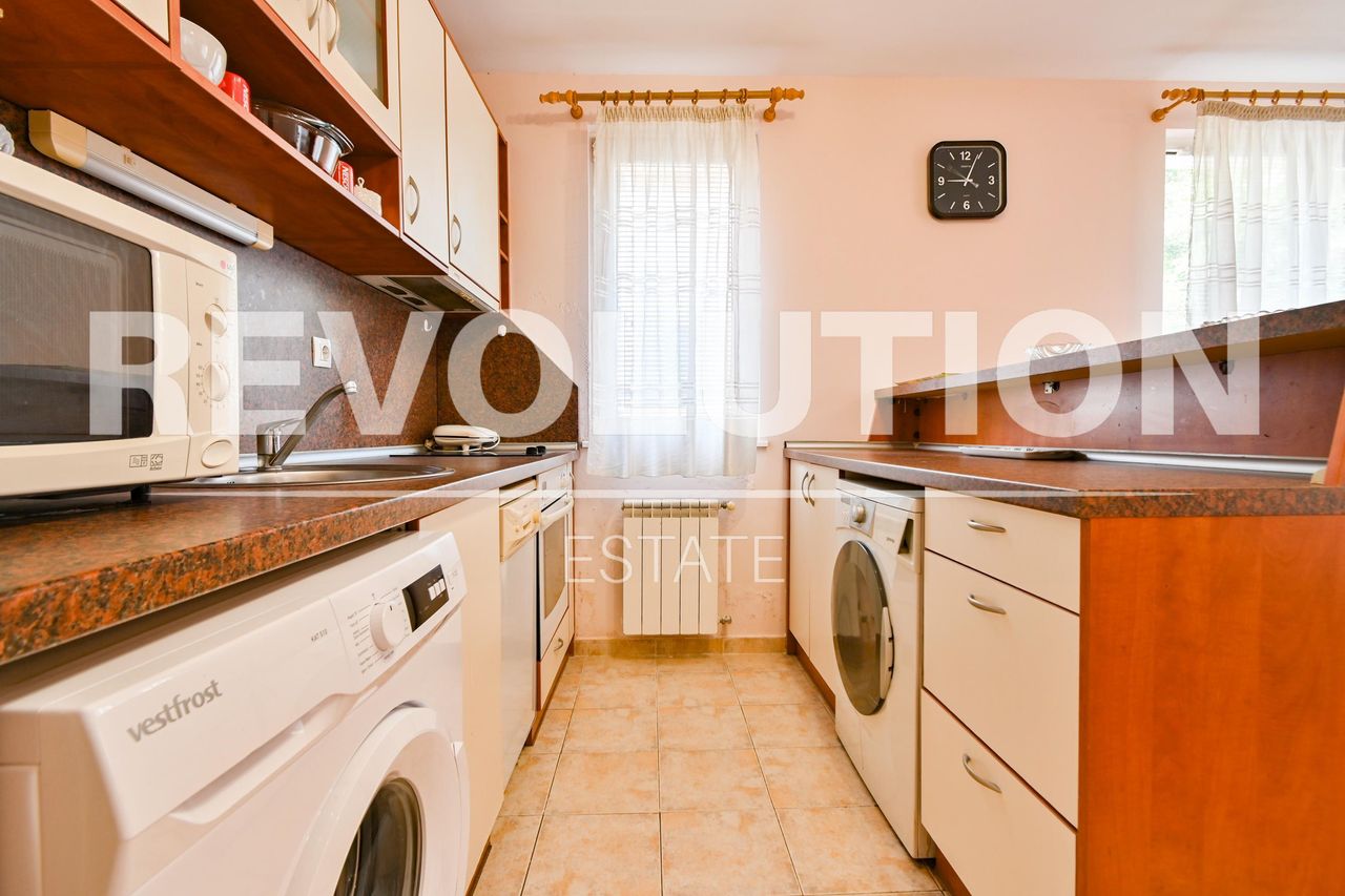 Дава се под наем Двустаен апартамент в София, Банишора - 70 кв.м за 500 € - Снимка #4