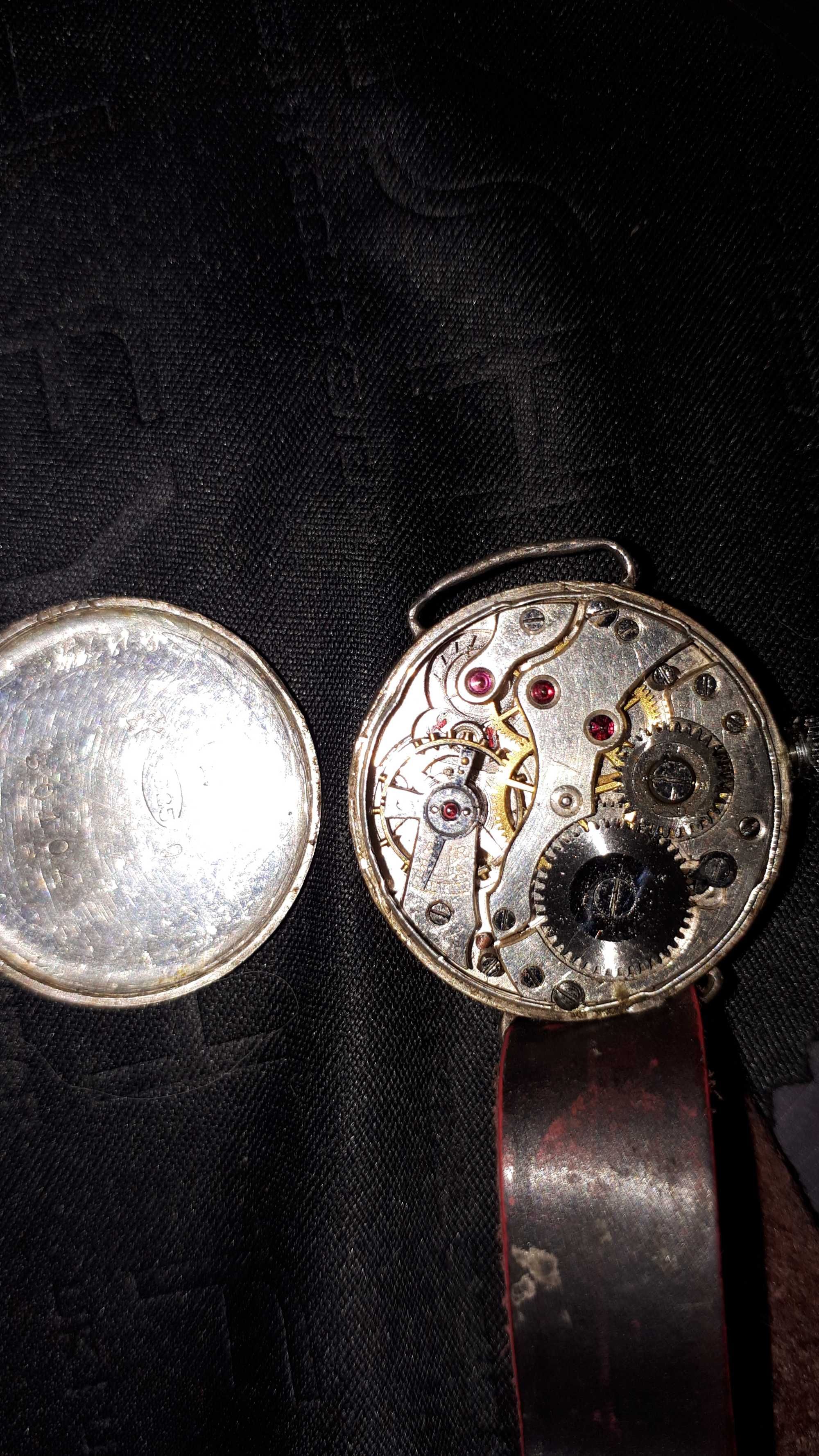 Ceas de mana vechi analog din argint