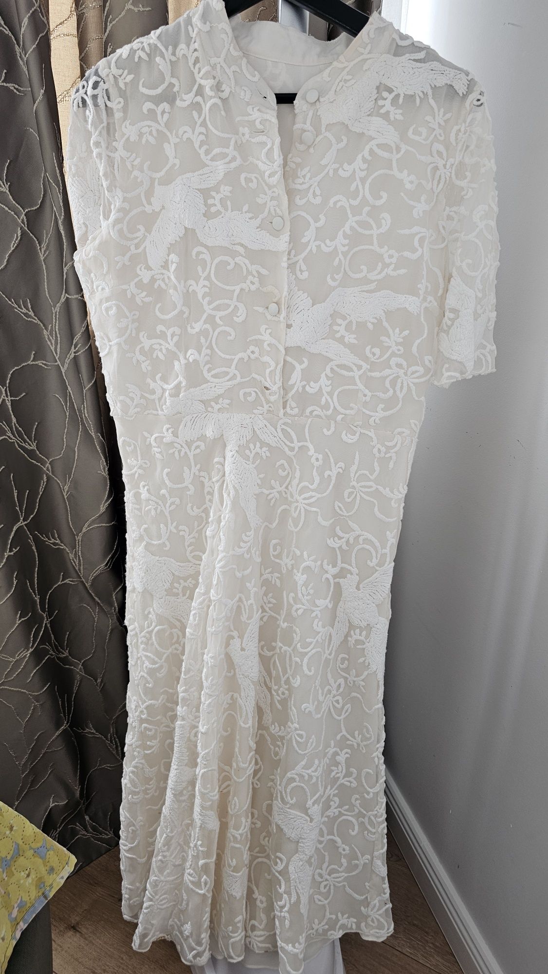 Rochie matase si broderie manula